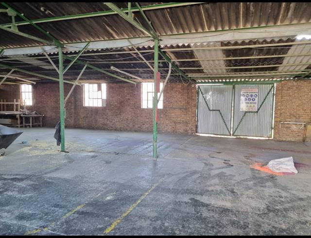 4,500M² WAREHOUSE FOR SALE IN NEW ERA